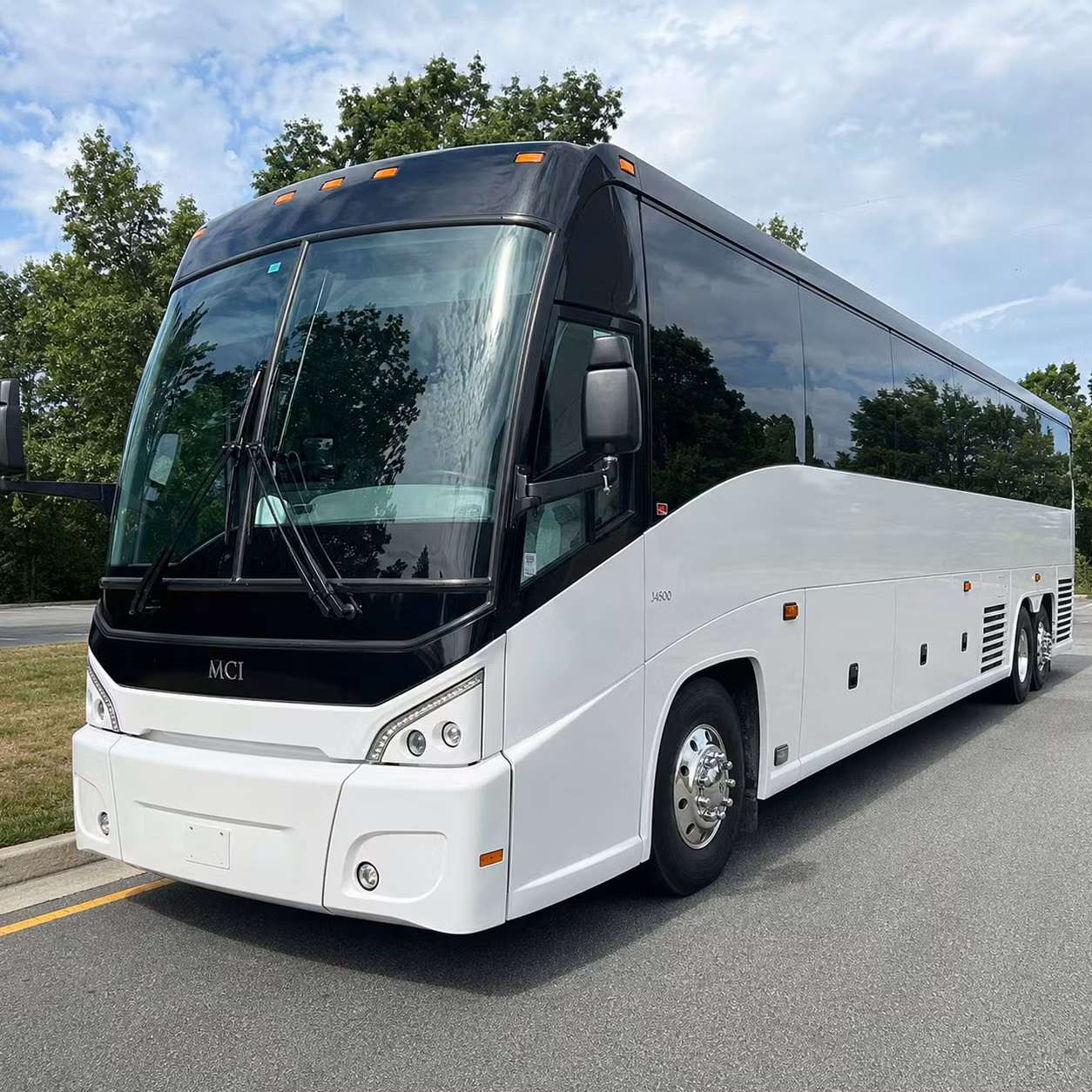 school groups and student organizations book long distance transportation from fontana with confidence